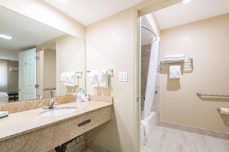 فندق Best Western Oceanside Inn