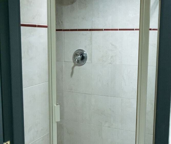 فندق Best Western On The Avenue