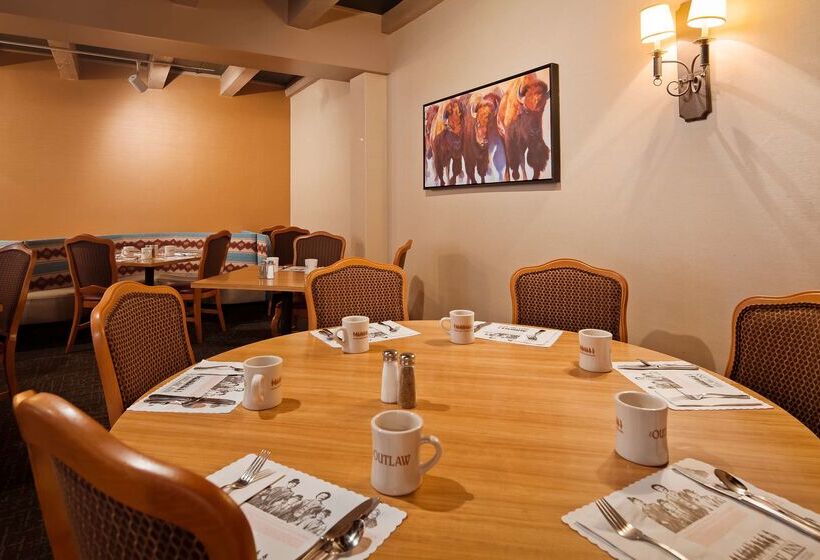 فندق Best Western Outlaw Inn