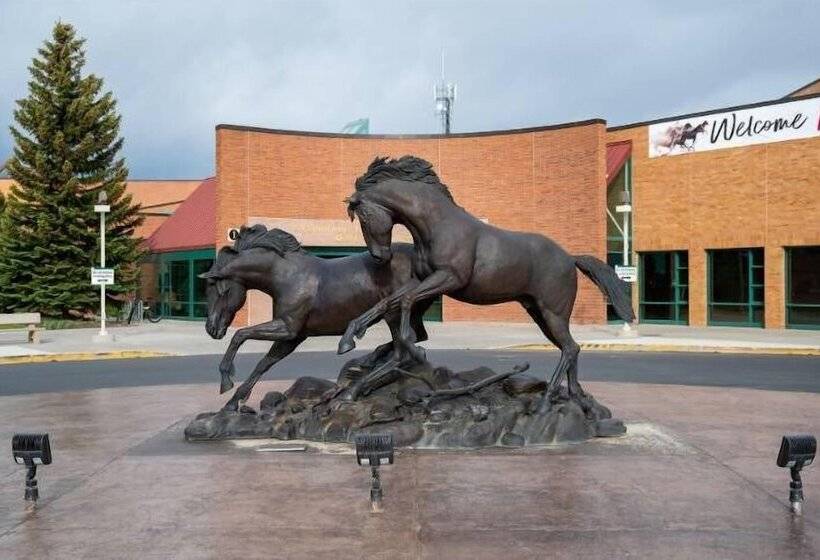 فندق Best Western Outlaw Inn