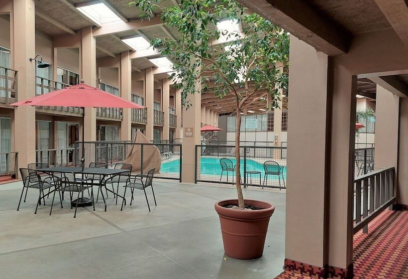 فندق Best Western Outlaw Inn