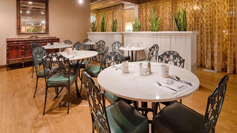 فندق Best Western Outlaw Inn