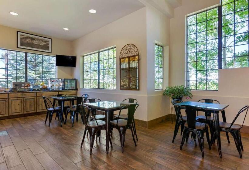 فندق Best Western Paint Pony Lodge