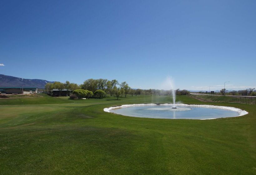 هتل Best Western Paradise Inn & Resort