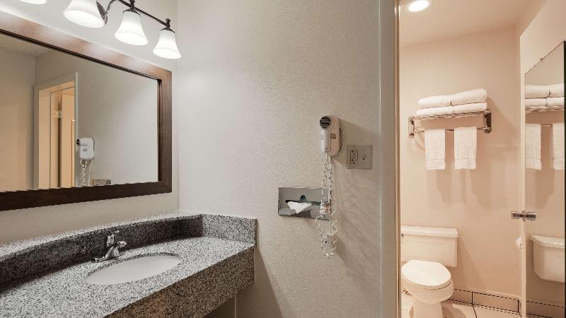 هتل Best Western Paradise Inn & Resort