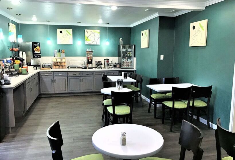 ホテル Best Western Park Crest Inn