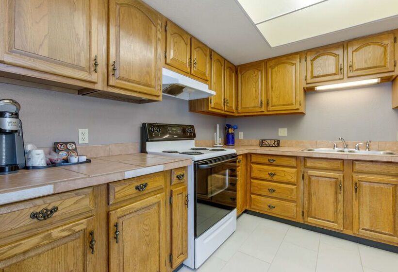 فندق Best Western Pecos Inn