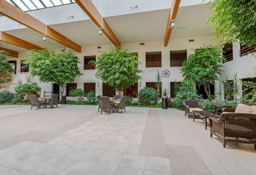 فندق Best Western Pecos Inn