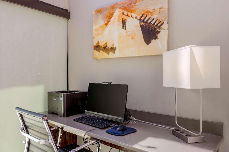 فندق Best Western Pecos Inn