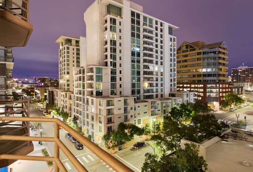 호텔 Best Western Plus Bayside Inn