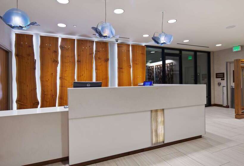 فندق Best Western Plus Bayside Inn