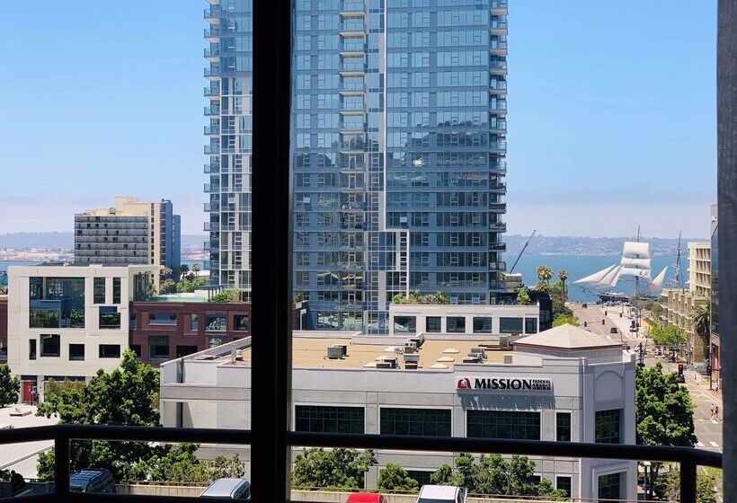 בית מלון כפרי Best Western Plus Bayside Inn