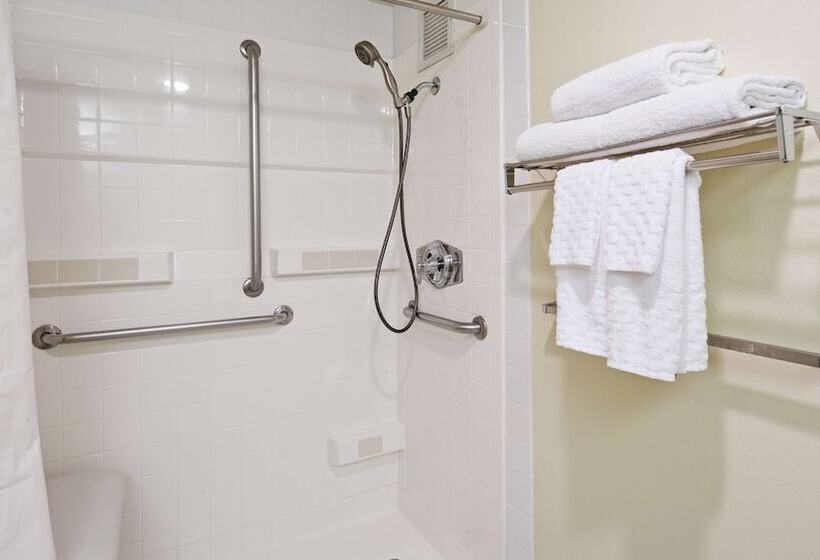 בית מלון כפרי Best Western Plus Bayside Inn