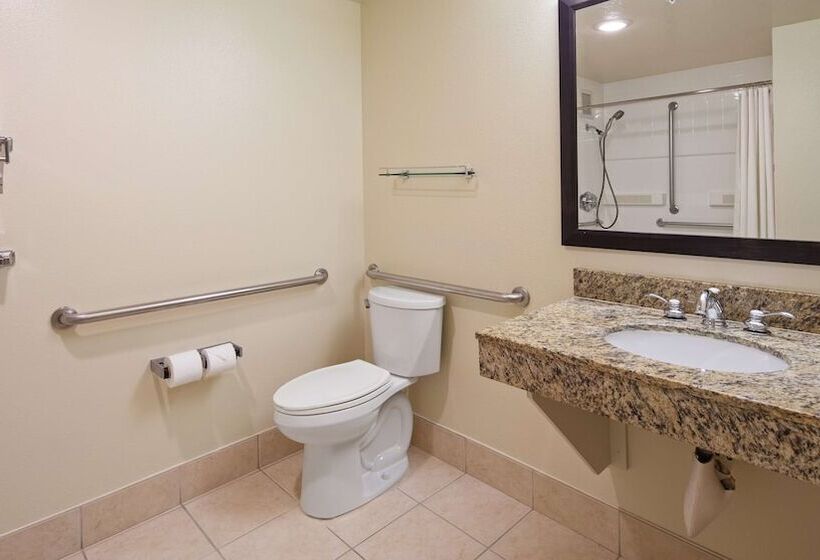 هتل Best Western Plus Bayside Inn