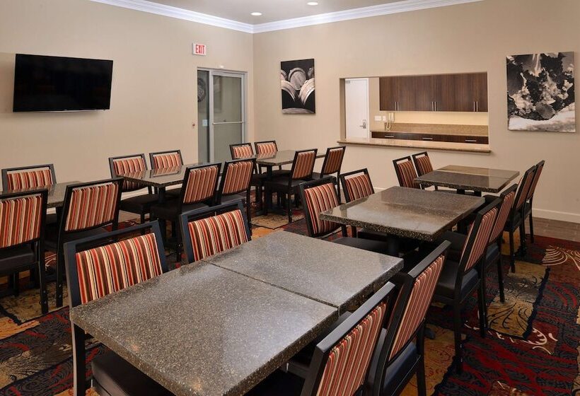 فندق Best Western Plus Black Oak