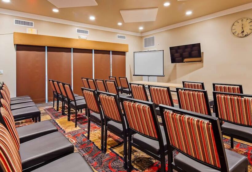 فندق Best Western Plus Black Oak