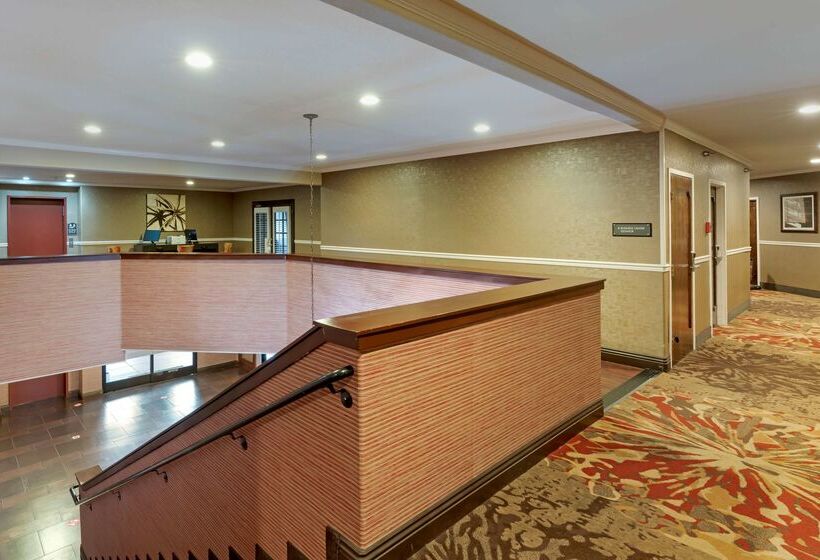 فندق Best Western Plus Brookside Inn