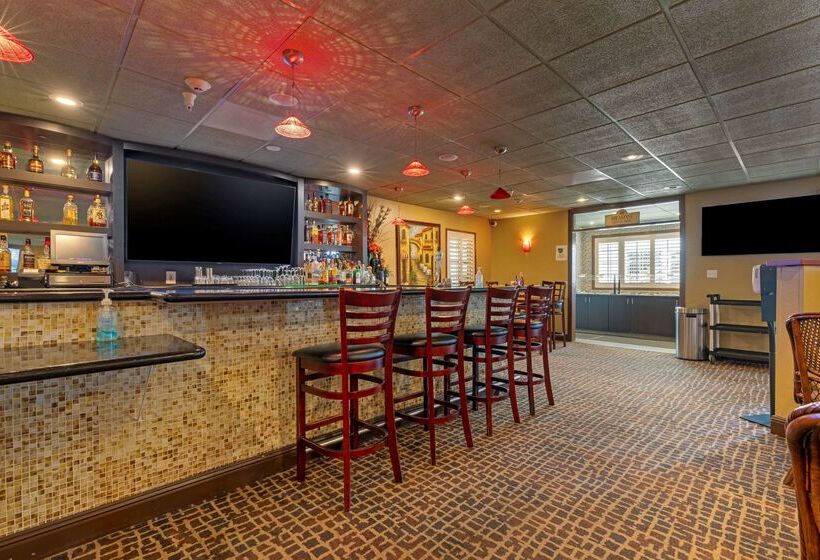 فندق Best Western Plus Brookside Inn