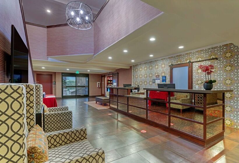 فندق Best Western Plus Brookside Inn