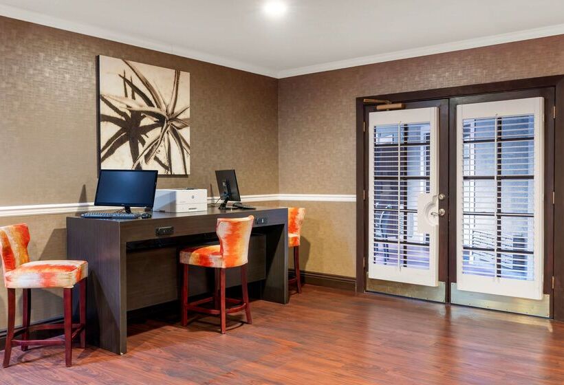 فندق Best Western Plus Brookside Inn