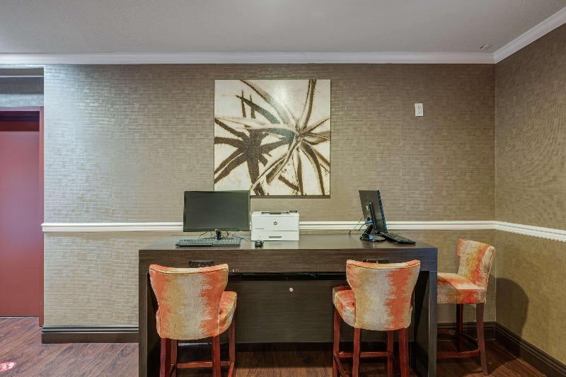 فندق Best Western Plus Brookside Inn