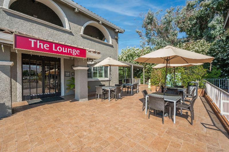 فندق Best Western Plus Brookside Inn