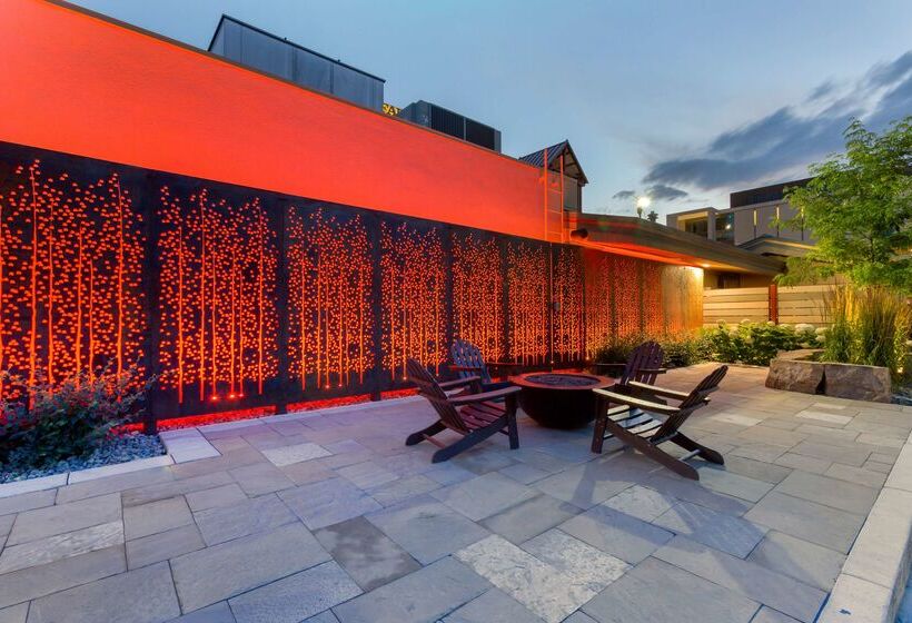 בית מלון כפרי Best Western Plus Clocktower Inn