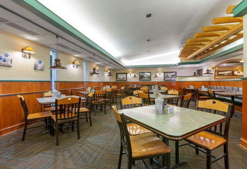 هتل Best Western Plus Clocktower Inn