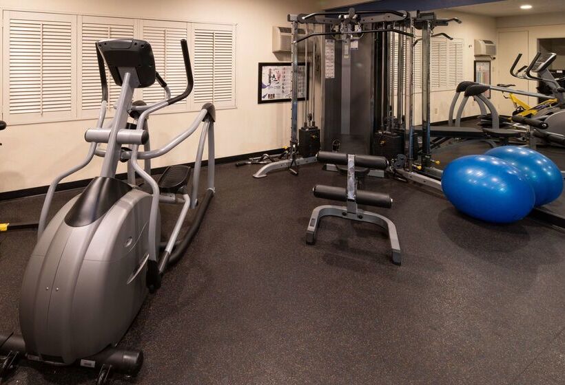 בית מלון כפרי Best Western Plus Clocktower Inn