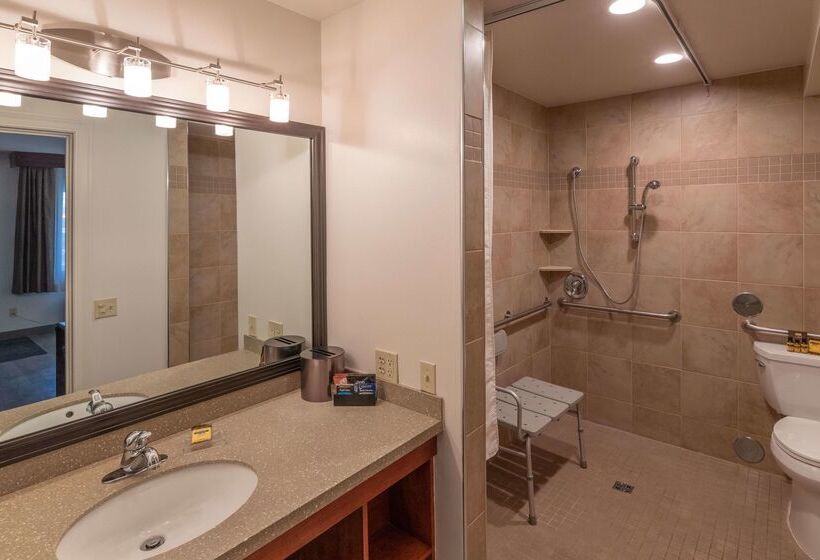 هتل Best Western Plus Clocktower Inn
