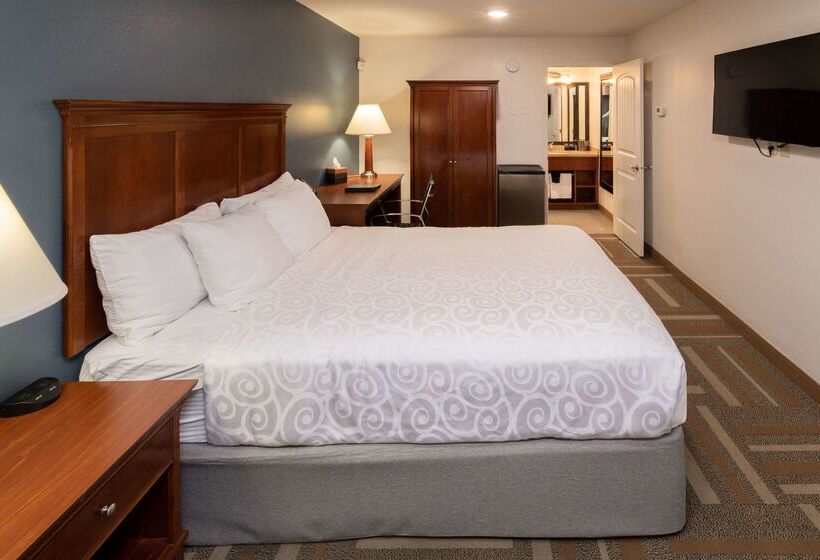 בית מלון כפרי Best Western Plus Clocktower Inn