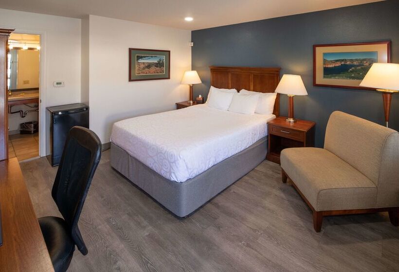 בית מלון כפרי Best Western Plus Clocktower Inn