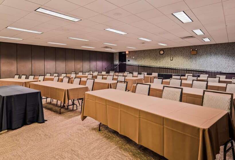 ホテル Best Western Plus Country Cupboard Inn