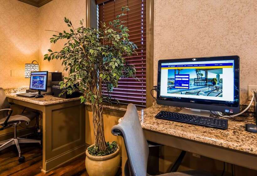 ホテル Best Western Plus Country Cupboard Inn