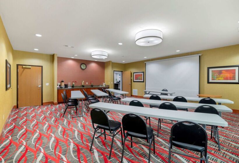 酒店 Best Western Plus Denton Inn & Suites