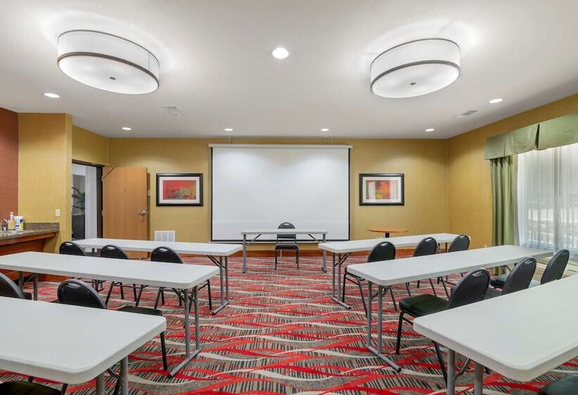 酒店 Best Western Plus Denton Inn & Suites