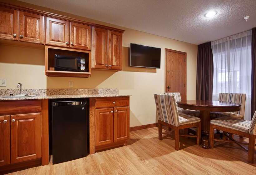 Best Western Plus Dubuque Hotel And Conference Center