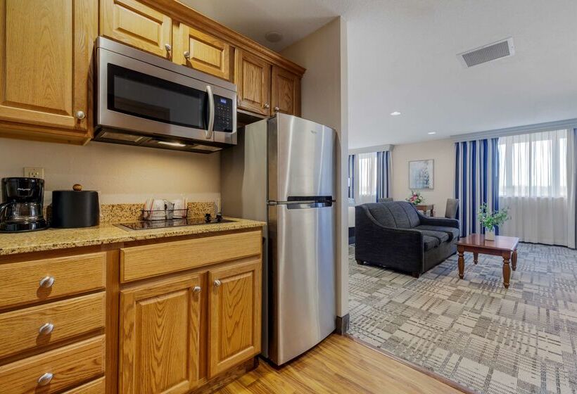 Best Western Plus Dubuque Hotel And Conference Center