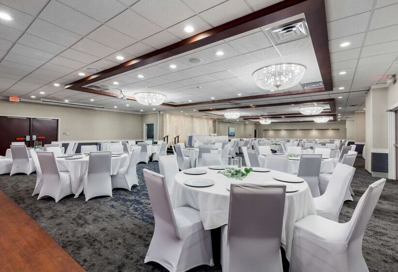 Best Western Plus Dubuque Hotel And Conference Center