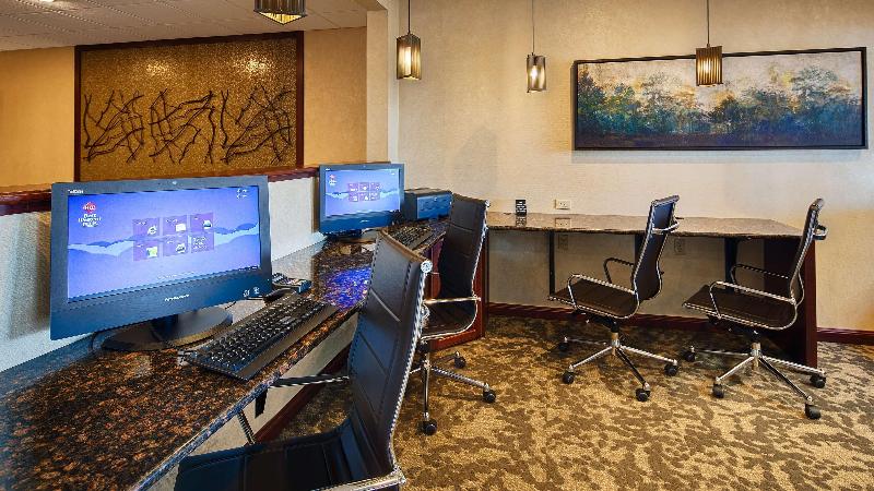 Best Western Plus Dubuque Hotel And Conference Center