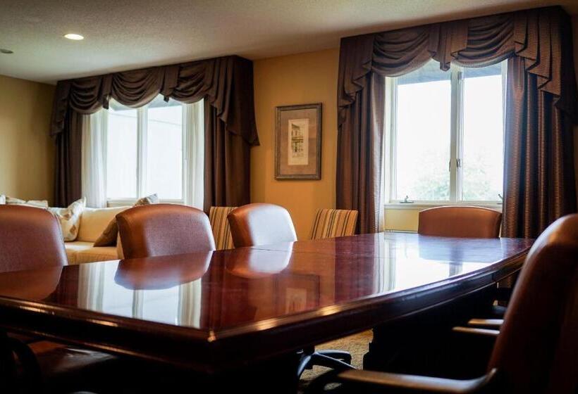 Best Western Plus Dubuque Hotel And Conference Center