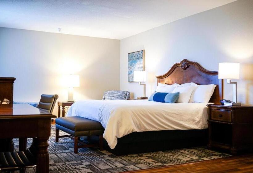 Best Western Plus Dubuque Hotel And Conference Center