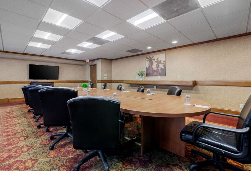 Best Western Plus Dubuque Hotel And Conference Center