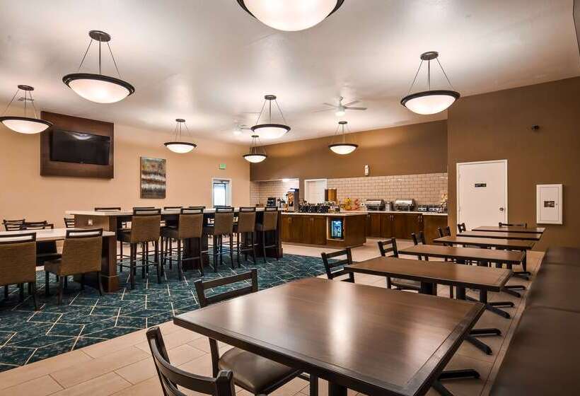 هتل Best Western Plus Executive Inn & Suites