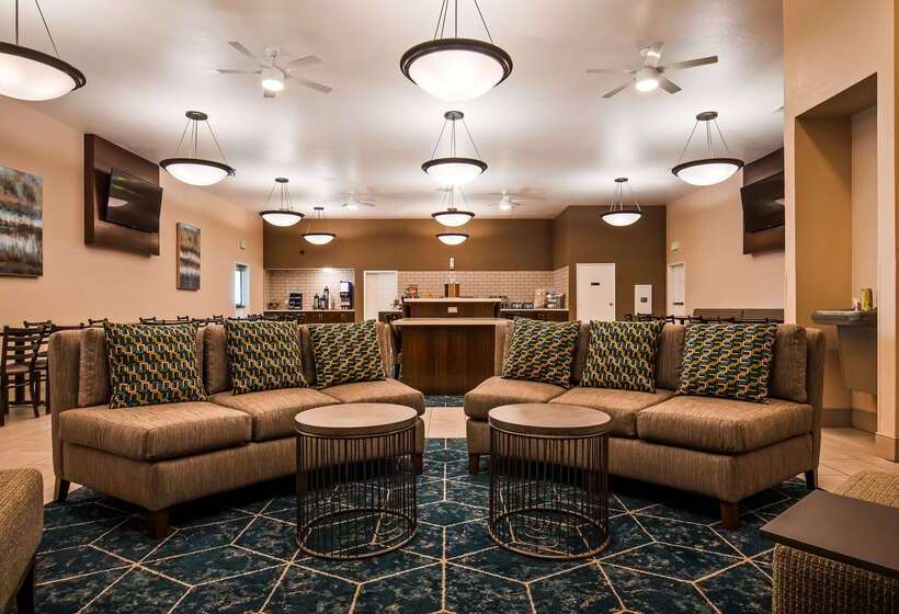 هتل Best Western Plus Executive Inn & Suites