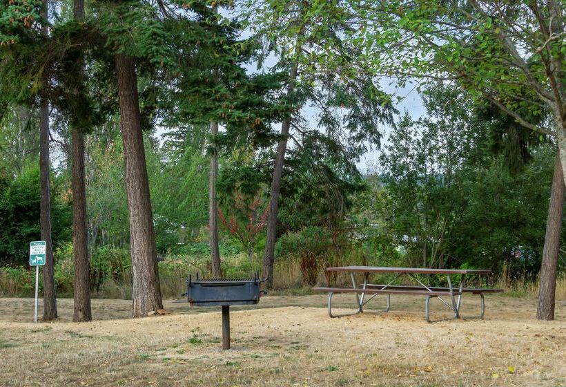 Best Western Plus Oak Harbor Hotel And Conference Center