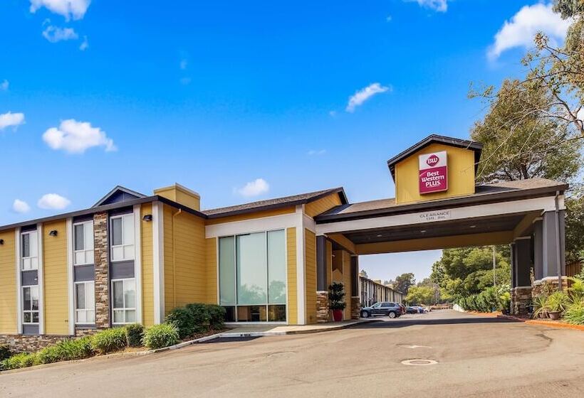 호텔 Best Western Plus Heritage Inn