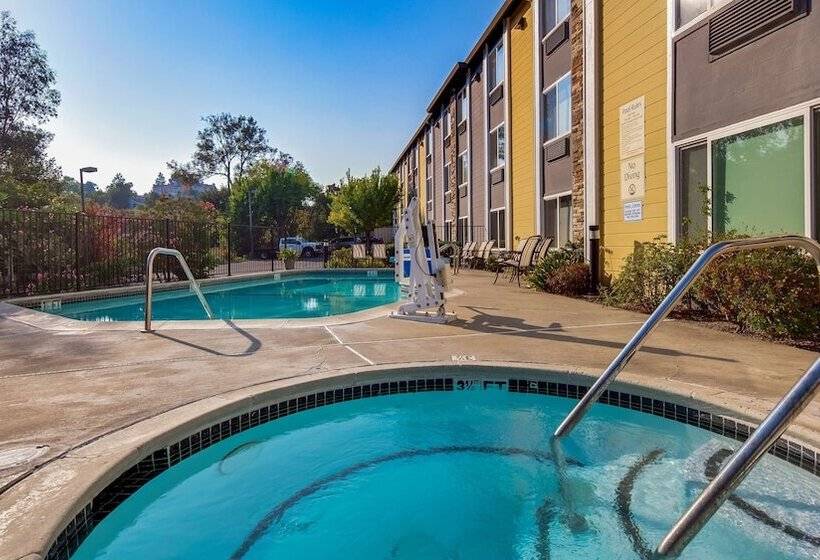 호텔 Best Western Plus Heritage Inn