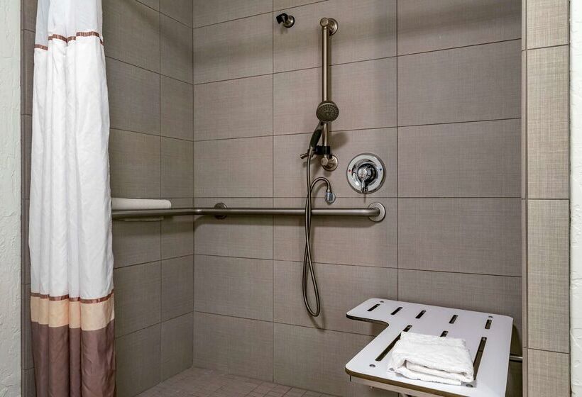 فندق Best Western Plus Hilltop Inn