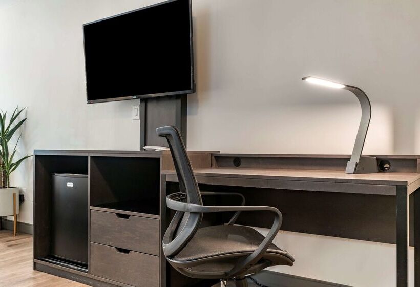 فندق Best Western Plus Hilltop Inn